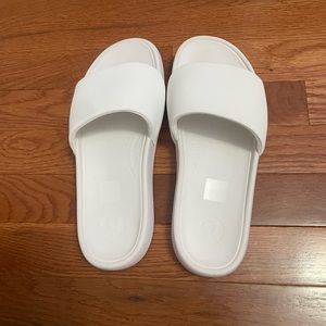 lululemon restful women’s slides, size 9, in discountinued color- white.